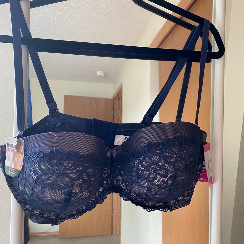 Never worn 38DD bra in blue